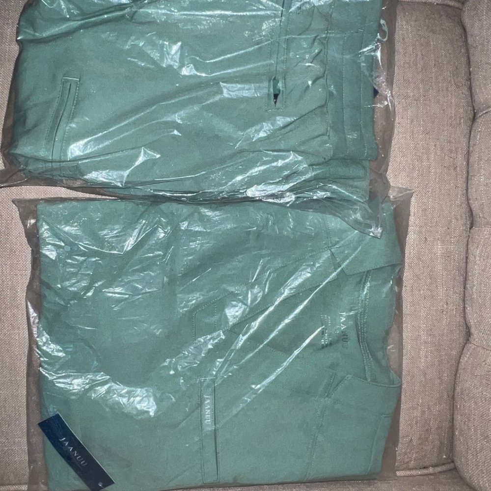 New scrubs (never been opened)